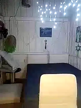 Fellyna online show from 10/23/25, 07:12