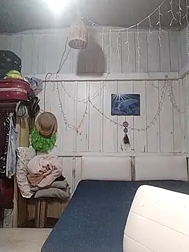 Fellyna online show from 10/28/25, 04:20