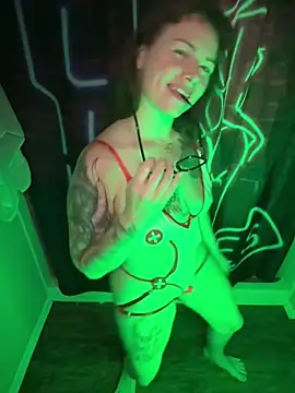 Snapshot of NaughtyLittleVeteran chatting on 10/29/25, 01:19 NaughtyLittleVeteran online show from 10/29/25, 01:19