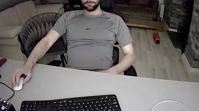 Snapshot of gryzoon chatting on 03/13/25, 01:32 gryzoon online show from 03/13/25, 01:32