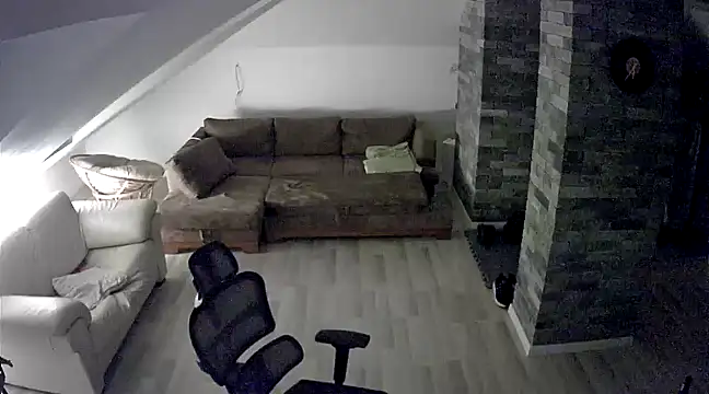 Snapshot of gryzoon chatting on 03/19/25, 12:26 gryzoon online show from 03/19/25, 12:26