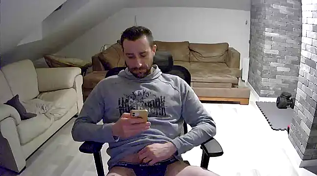 Snapshot of gryzoon chatting on 03/22/25, 01:00 gryzoon online show from 03/22/25, 01:00