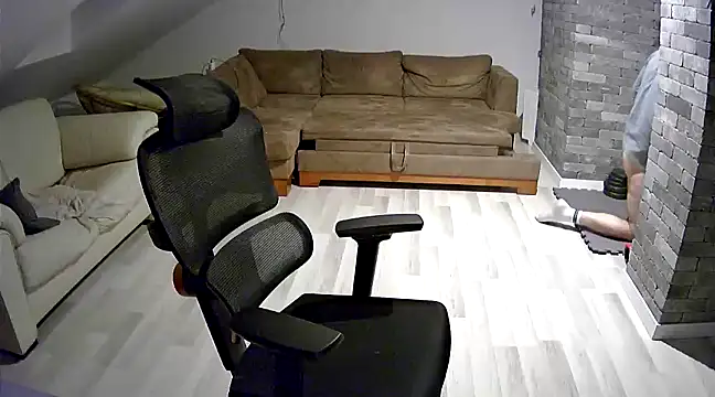 Snapshot of gryzoon chatting on 03/23/25, 12:04 gryzoon online show from 03/23/25, 12:04