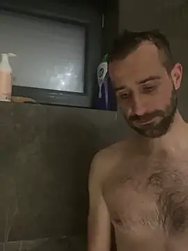 Snapshot of gryzoon chatting on 09/16/25, 01:06 gryzoon online show from 09/16/25, 01:06