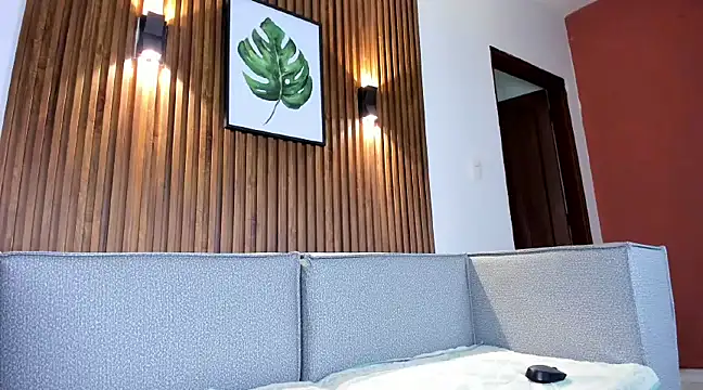 Snapshot of emily_kim chatting on 03/05/25, 03:40 emily kim online show from 03/05/25, 03:40