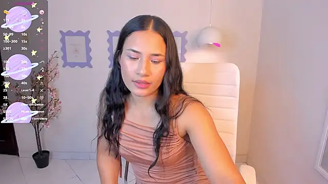 Snapshot of emily_kim chatting on 03/11/25, 05:05 emily kim online show from 03/11/25, 05:05