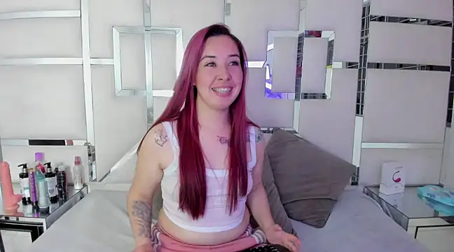 Snapshot of Celeste_X chatting on 03/11/25, 02:43 Celeste X online show from 03/11/25, 02:43