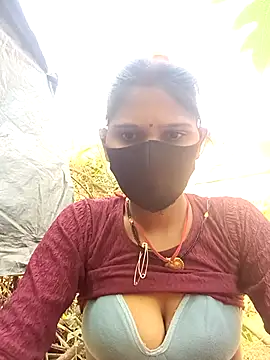 Snapshot of Chhavi_Chadha chatting on 11/28/25, 04:48 Chhavi Chadha online show from 11/28/25, 04:48