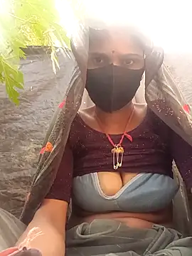 Snapshot of Chhavi_Chadha chatting on 12/15/25, 07:01 Chhavi Chadha online show from 12/15/25, 07:01