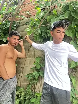 Snapshot of twinks_28 chatting on 09/26/25, 04:22 twinks 28 online show from 09/26/25, 04:22