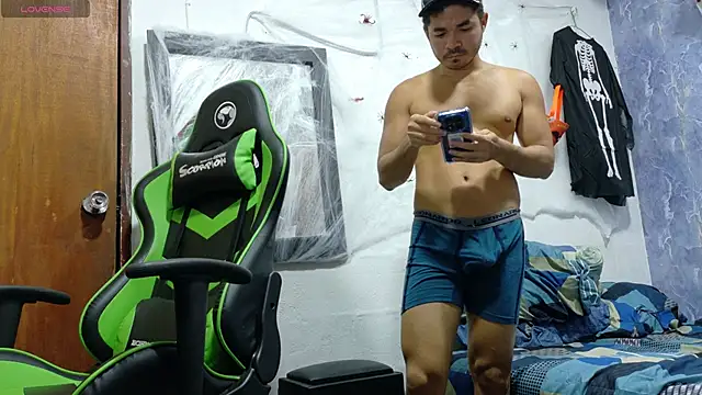 Snapshot of twinks_28 chatting on 10/27/25, 10:58 twinks 28 online show from 10/27/25, 10:58