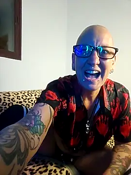 Snapshot of Emma_Milf25 chatting on 11/24/25, 06:40 Emma Milf25 online show from 11/24/25, 06:40