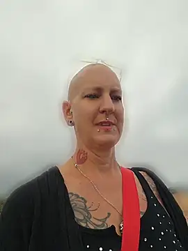 Snapshot of Emma_Milf25 chatting on 04/30/26, 05:19 Emma Milf25 online show from 04/30/26, 05:19