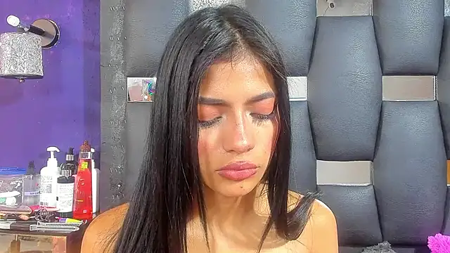 EMYCLARK01 online show from 01/17/26, 04:06