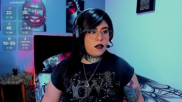 Snapshot of Veronika_metal chatting on 03/22/26, 02:04 Veronika metal online show from 03/22/26, 02:04