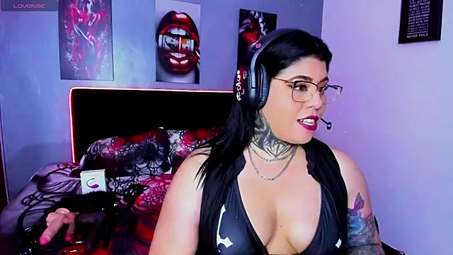 Snapshot of Veronika_metal chatting on 04/14/26, 09:54 Veronika metal online show from 04/14/26, 09:54