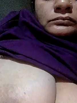 Snapshot of Disha2870 chatting on 03/11/26, 01:11 Disha2870 online show from 03/11/26, 01:11