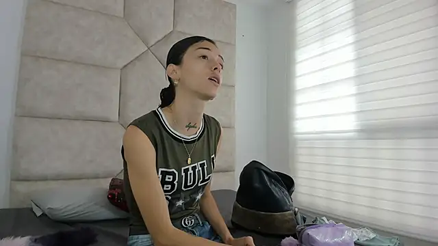 Vaiolett Smith online show from 09/27/25, 01:27