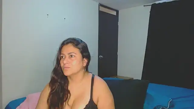 roxanasexy2025 online show from 12/05/25, 12:47