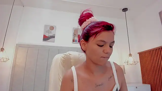 Snapshot of gime_lara chatting on 11/25/25, 11:43 gime lara online show from 11/25/25, 11:43