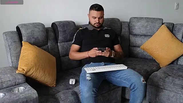 Snapshot of khalidferrer chatting on 03/06/25, 12:52 khalidferrer online show from 03/06/25, 12:52