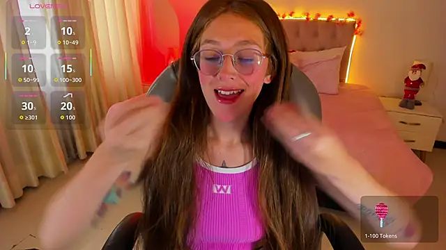 Snapshot of Emily_Warren_ chatting on 11/25/25, 07:58 Emily Warren online show from 11/25/25, 07:58