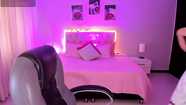 Snapshot of Emily_Warren_ chatting on 01/07/26, 07:38 Emily Warren online show from 01/07/26, 07:38