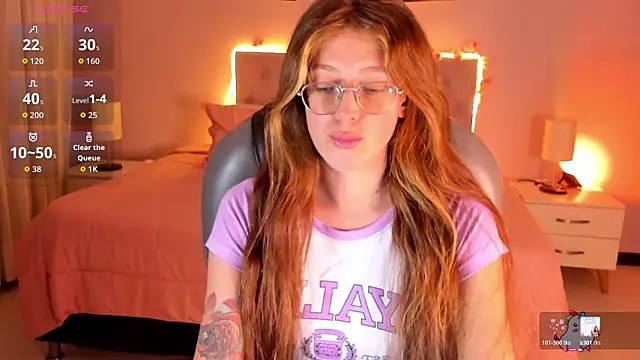 Snapshot of Emily_Warren_ chatting on 03/09/26, 08:02 Emily Warren online show from 03/09/26, 08:02