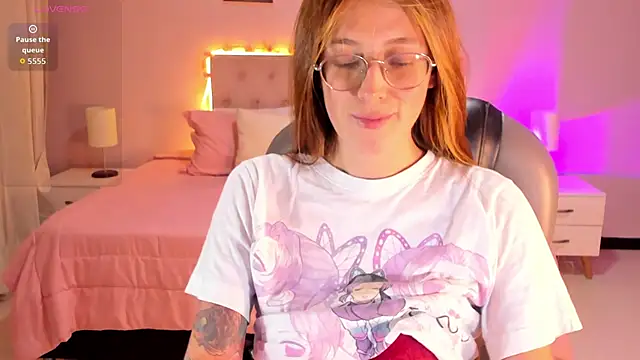 Snapshot of Emily_Warren_ chatting on 03/12/26, 08:04 Emily Warren online show from 03/12/26, 08:04