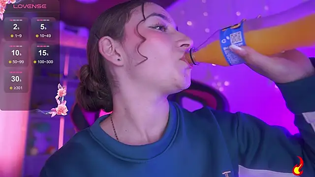 Snapshot of issa_monterrey chatting on 04/13/26, 09:09 issa monterrey online show from 04/13/26, 09:09