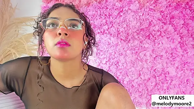 Snapshot of Melodymoore_ chatting on 12/03/25, 10:41 Melodymoore online show from 12/03/25, 10:41