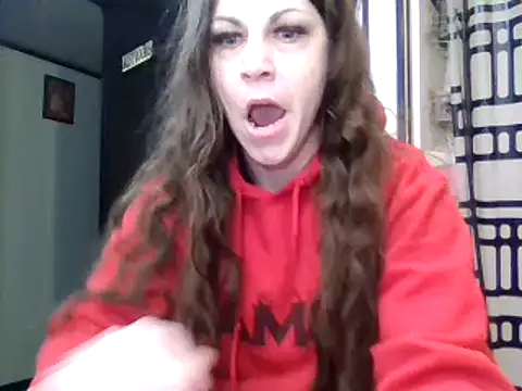 Snapshot of mrstoxox4594 chatting on 03/05/25, 12:00 mrstoxox4594 online show from 03/05/25, 12:00