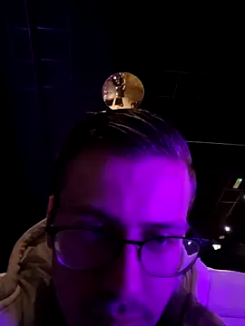 Snapshot of luckyluuk25 chatting on 02/25/25, 06:42 luckyluuk25 online show from 02/25/25, 06:42