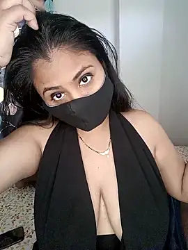 Snapshot of neha_rohan12 chatting on 12/03/25, 10:35 neha rohan12 online show from 12/03/25, 10:35