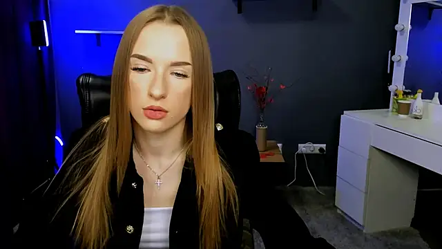 doll vey online show from 03/06/25, 04:17