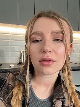 EvaBrooklyn online show from 03/03/25, 12:48