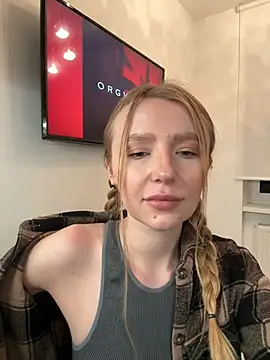 EvaBrooklyn online show from 03/03/25, 04:24