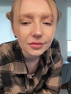 EvaBrooklyn online show from 03/04/25, 11:08