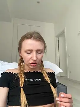 EvaBrooklyn online show from 03/07/25, 09:40