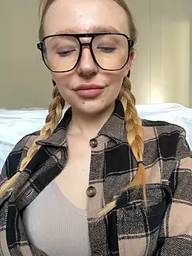 EvaBrooklyn online show from 03/07/25, 12:45