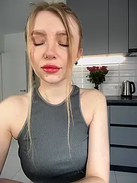 EvaBrooklyn online show from 03/10/25, 06:16