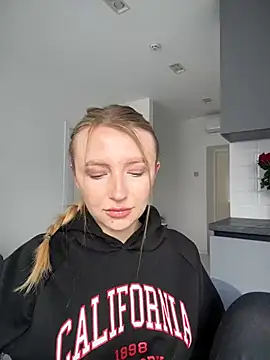 EvaBrooklyn online show from 03/14/25, 11:01