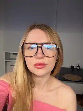 EvaBrooklyn online show from 03/15/25, 07:05