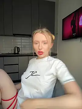EvaBrooklyn online show from 03/22/25, 02:47