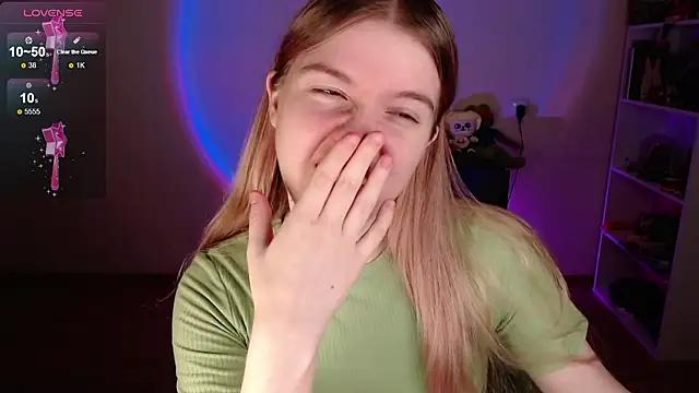 Strawberry juli online show from 03/19/26, 07:56