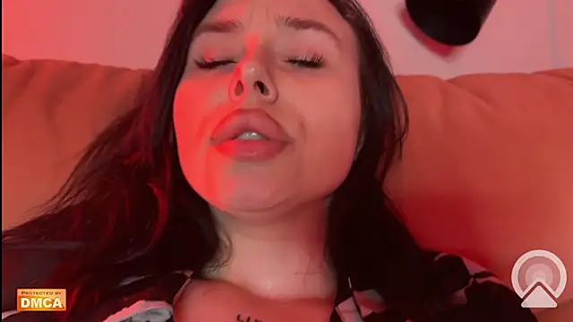 Snapshot of ElliSweetTease chatting on 03/09/25, 05:28 ElliSweetTease online show from 03/09/25, 05:28