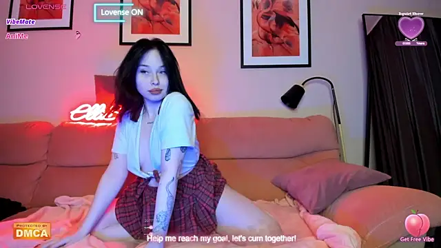 Snapshot of ElliSweetTease chatting on 03/14/25, 06:07 ElliSweetTease online show from 03/14/25, 06:07