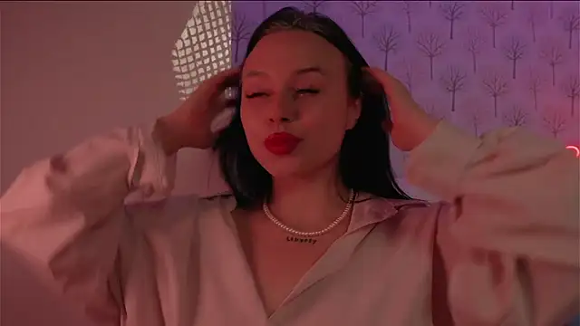 Snapshot of ElliSweetTease chatting on 09/30/25, 04:06 ElliSweetTease online show from 09/30/25, 04:06