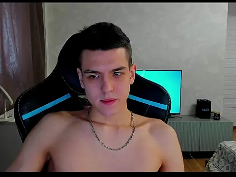 TravisRevas online show from 03/04/25, 01:38