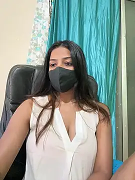 Snapshot of CRAZY__BITE chatting on 02/17/26, 03:29 CRAZY BITE online show from 02/17/26, 03:29